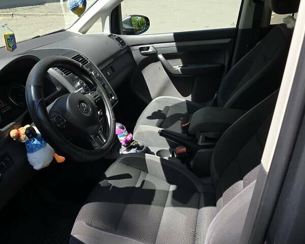 Сірий Фольксваген Туран, об'ємом двигуна 1.97 л та пробігом 204 тис. км за 13800 $, фото 27 на Automoto.ua