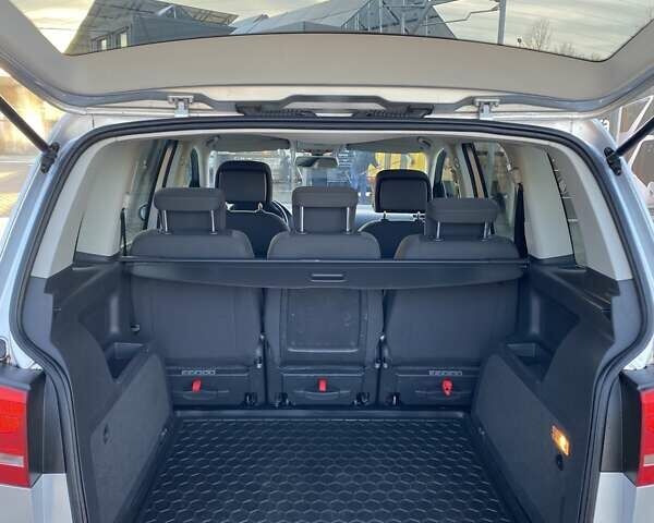 Серый Фольксваген Туран, объемом двигателя 1.6 л и пробегом 258 тыс. км за 10900 $, фото 14 на Automoto.ua