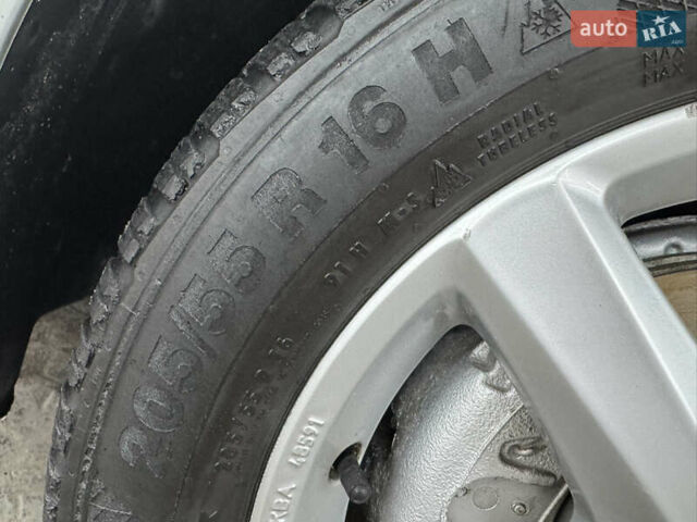 Серый Фольксваген Туран, объемом двигателя 0 л и пробегом 256 тыс. км за 11190 $, фото 17 на Automoto.ua