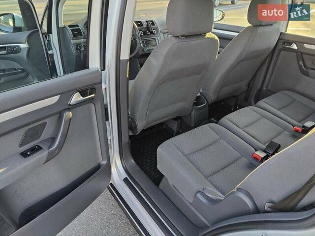 Серый Фольксваген Туран, объемом двигателя 1.6 л и пробегом 193 тыс. км за 11499 $, фото 16 на Automoto.ua