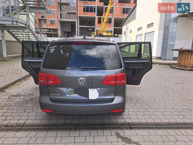 Серый Фольксваген Туран, объемом двигателя 1.6 л и пробегом 238 тыс. км за 14450 $, фото 44 на Automoto.ua