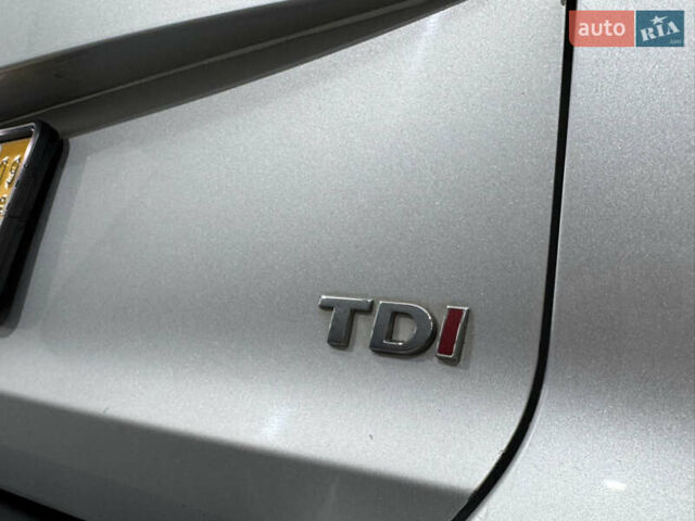 Серый Фольксваген Туран, объемом двигателя 0 л и пробегом 256 тыс. км за 11190 $, фото 12 на Automoto.ua