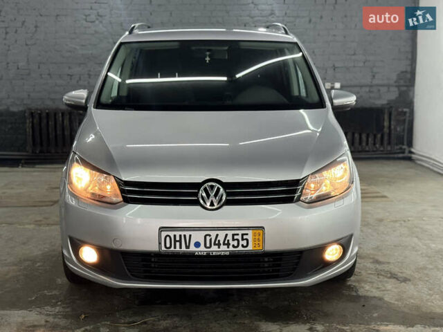 Серый Фольксваген Туран, объемом двигателя 0 л и пробегом 256 тыс. км за 11190 $, фото 4 на Automoto.ua