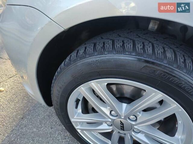 Серый Фольксваген Туран, объемом двигателя 1.6 л и пробегом 193 тыс. км за 11499 $, фото 21 на Automoto.ua