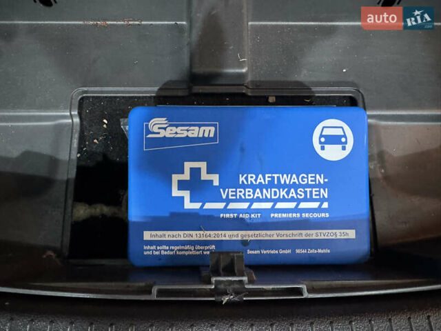 Серый Фольксваген Туран, объемом двигателя 0 л и пробегом 256 тыс. км за 11190 $, фото 53 на Automoto.ua