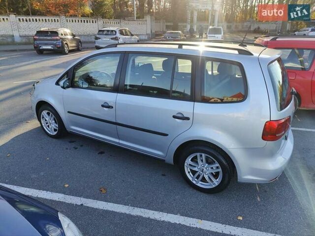 Серый Фольксваген Туран, объемом двигателя 1.6 л и пробегом 193 тыс. км за 11499 $, фото 4 на Automoto.ua