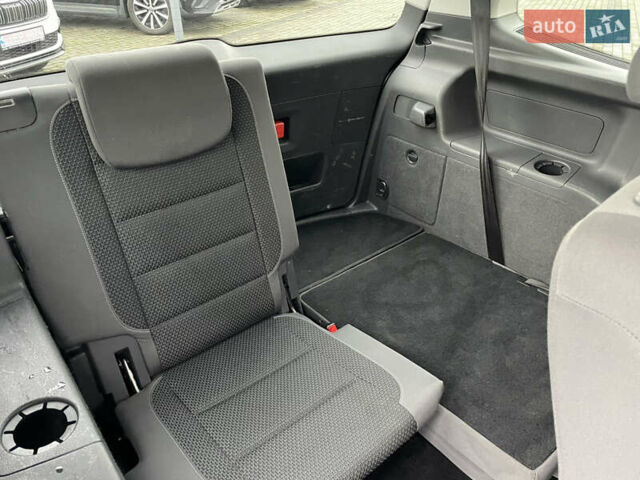 Серый Фольксваген Туран, объемом двигателя 1.6 л и пробегом 269 тыс. км за 10500 $, фото 25 на Automoto.ua