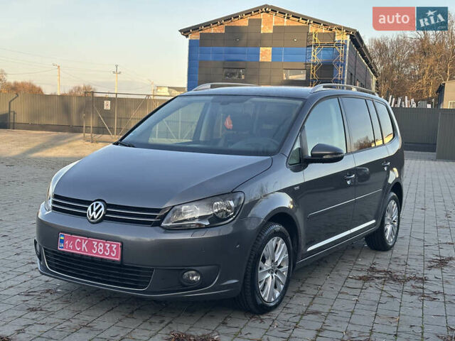 Серый Фольксваген Туран, объемом двигателя 2 л и пробегом 253 тыс. км за 12700 $, фото 1 на Automoto.ua