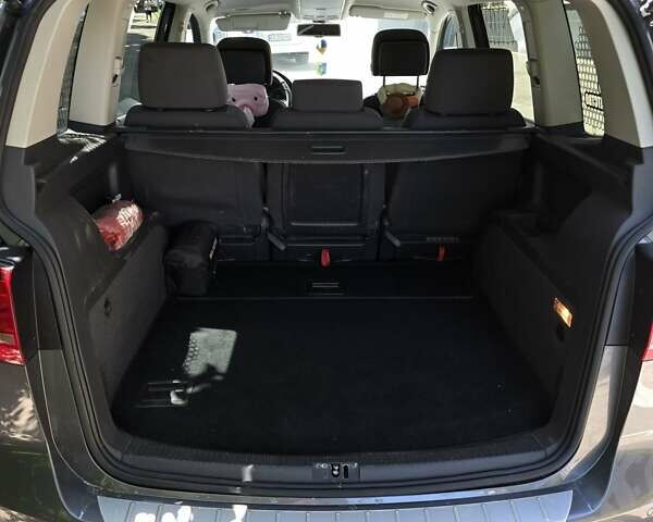 Сірий Фольксваген Туран, об'ємом двигуна 1.97 л та пробігом 204 тис. км за 13800 $, фото 43 на Automoto.ua