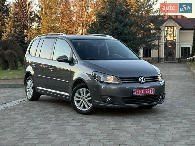 Серый Фольксваген Туран, объемом двигателя 1.6 л и пробегом 189 тыс. км за 11950 $, фото 2 на Automoto.ua
