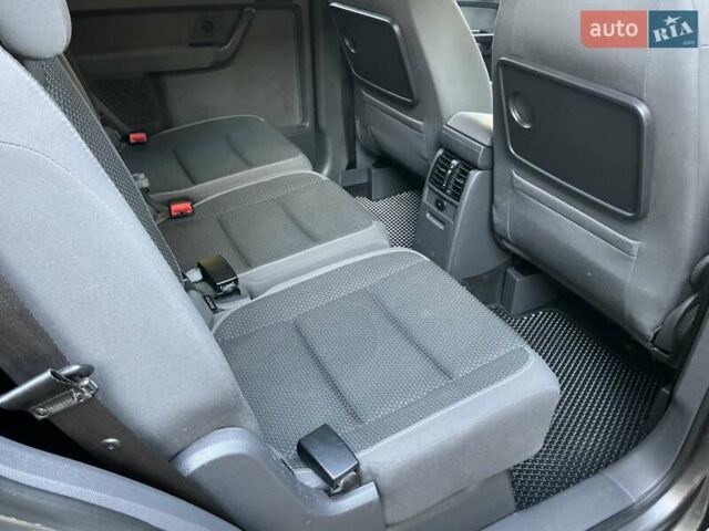 Сірий Фольксваген Туран, об'ємом двигуна 1.6 л та пробігом 252 тис. км за 10900 $, фото 14 на Automoto.ua