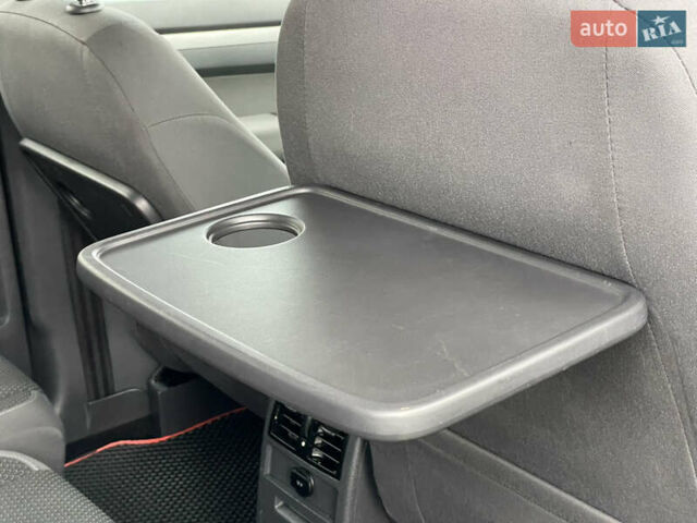 Серый Фольксваген Туран, объемом двигателя 1.6 л и пробегом 269 тыс. км за 10500 $, фото 15 на Automoto.ua