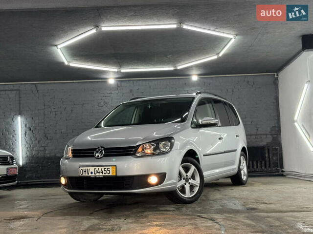 Серый Фольксваген Туран, объемом двигателя 0 л и пробегом 256 тыс. км за 11190 $, фото 3 на Automoto.ua