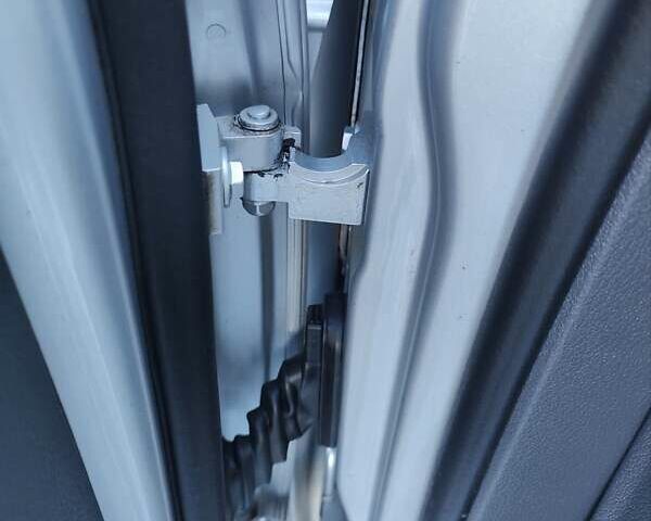 Серый Фольксваген Туран, объемом двигателя 1.6 л и пробегом 193 тыс. км за 11499 $, фото 30 на Automoto.ua