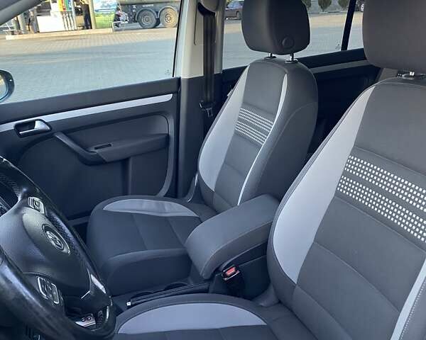 Серый Фольксваген Туран, объемом двигателя 1.6 л и пробегом 258 тыс. км за 10900 $, фото 25 на Automoto.ua