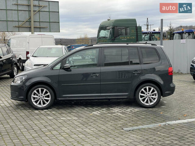 Серый Фольксваген Туран, объемом двигателя 1.6 л и пробегом 269 тыс. км за 10500 $, фото 3 на Automoto.ua