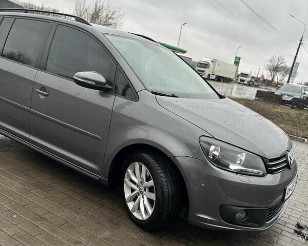 Сірий Фольксваген Туран, об'ємом двигуна 1.6 л та пробігом 250 тис. км за 11500 $, фото 6 на Automoto.ua