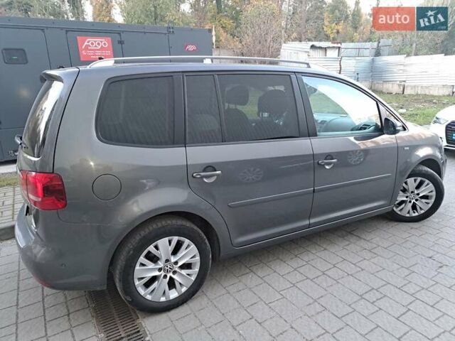 Серый Фольксваген Туран, объемом двигателя 1.6 л и пробегом 238 тыс. км за 14450 $, фото 3 на Automoto.ua