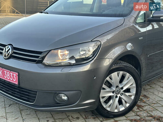 Серый Фольксваген Туран, объемом двигателя 2 л и пробегом 253 тыс. км за 12700 $, фото 7 на Automoto.ua