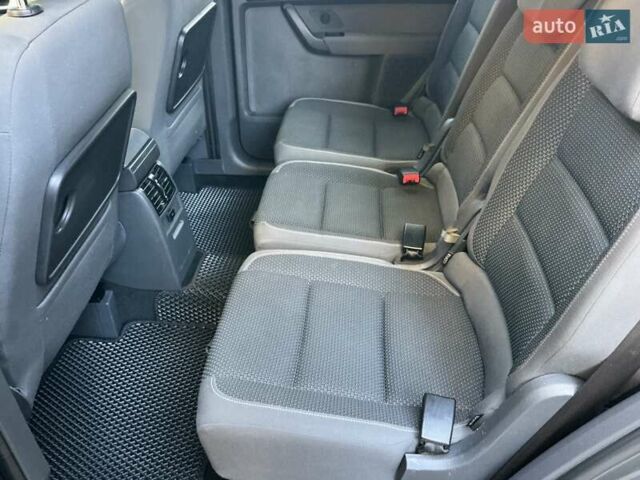 Сірий Фольксваген Туран, об'ємом двигуна 1.6 л та пробігом 252 тис. км за 10900 $, фото 13 на Automoto.ua