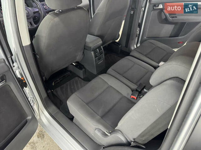 Серый Фольксваген Туран, объемом двигателя 0 л и пробегом 256 тыс. км за 11190 $, фото 44 на Automoto.ua