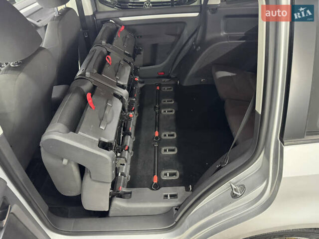 Серый Фольксваген Туран, объемом двигателя 0 л и пробегом 256 тыс. км за 11190 $, фото 47 на Automoto.ua