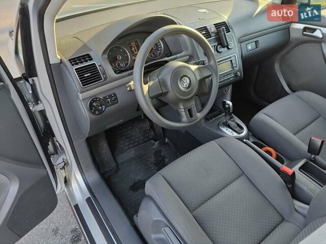 Серый Фольксваген Туран, объемом двигателя 1.6 л и пробегом 193 тыс. км за 11499 $, фото 18 на Automoto.ua