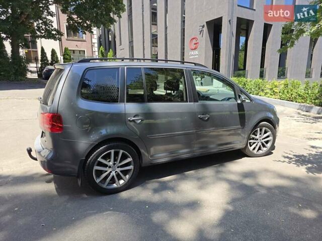 Сірий Фольксваген Туран, об'ємом двигуна 1.97 л та пробігом 204 тис. км за 13800 $, фото 13 на Automoto.ua