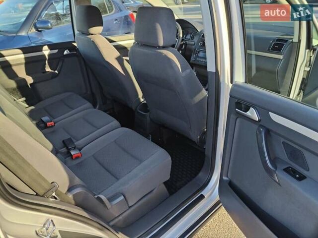 Серый Фольксваген Туран, объемом двигателя 1.6 л и пробегом 193 тыс. км за 11499 $, фото 14 на Automoto.ua