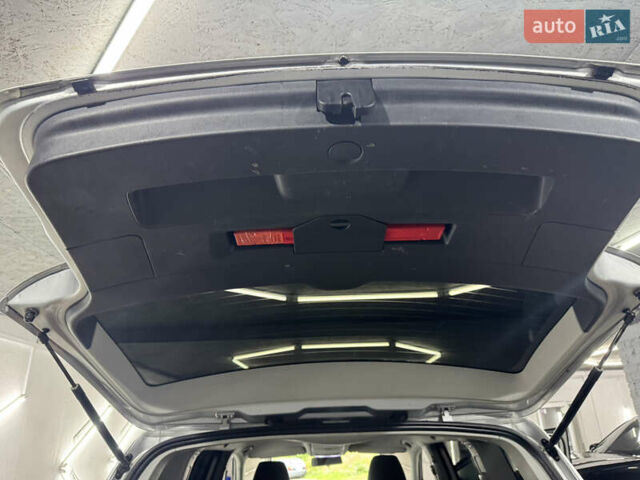 Серый Фольксваген Туран, объемом двигателя 0 л и пробегом 256 тыс. км за 11190 $, фото 51 на Automoto.ua