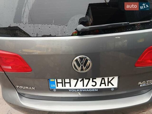 Серый Фольксваген Туран, объемом двигателя 2 л и пробегом 276 тыс. км за 14200 $, фото 9 на Automoto.ua