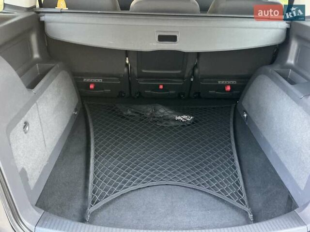 Сірий Фольксваген Туран, об'ємом двигуна 1.6 л та пробігом 252 тис. км за 10900 $, фото 21 на Automoto.ua