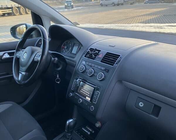 Серый Фольксваген Туран, объемом двигателя 1.6 л и пробегом 258 тыс. км за 10900 $, фото 22 на Automoto.ua