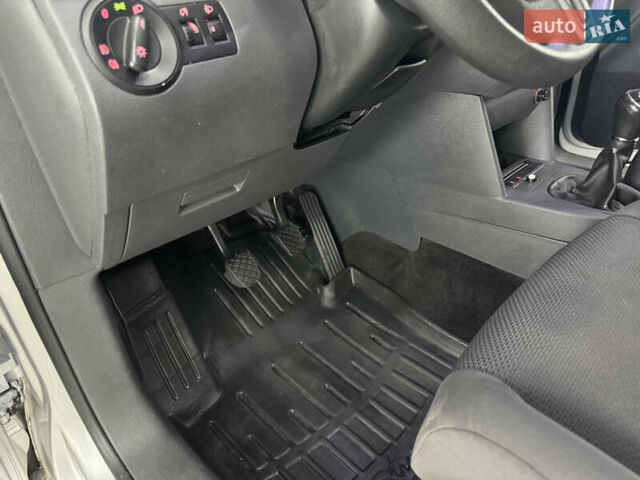 Серый Фольксваген Туран, объемом двигателя 0 л и пробегом 256 тыс. км за 11190 $, фото 25 на Automoto.ua