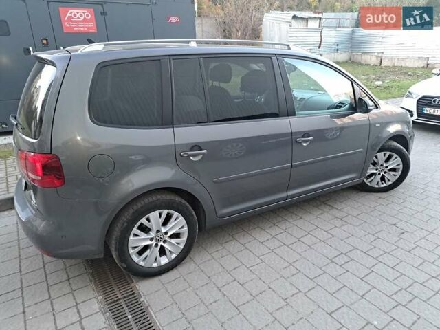 Серый Фольксваген Туран, объемом двигателя 1.6 л и пробегом 238 тыс. км за 14450 $, фото 4 на Automoto.ua