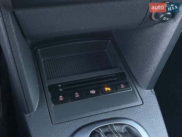 Серый Фольксваген Туран, объемом двигателя 1.6 л и пробегом 189 тыс. км за 11950 $, фото 51 на Automoto.ua