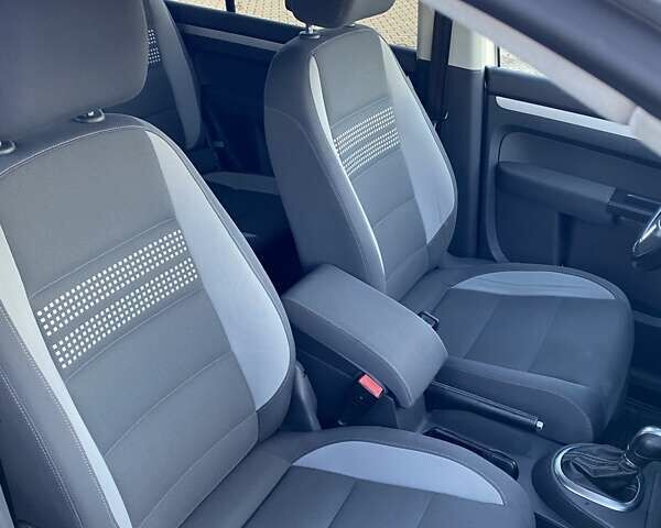 Серый Фольксваген Туран, объемом двигателя 1.6 л и пробегом 258 тыс. км за 10900 $, фото 18 на Automoto.ua