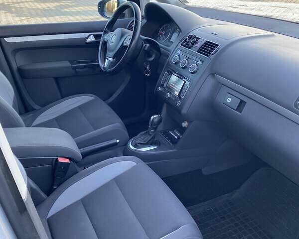 Серый Фольксваген Туран, объемом двигателя 1.6 л и пробегом 258 тыс. км за 10900 $, фото 19 на Automoto.ua