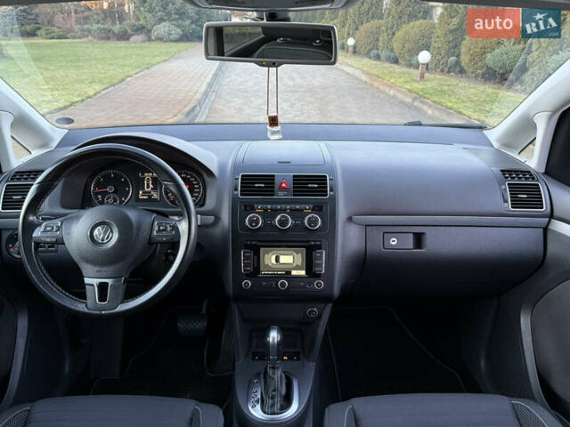 Серый Фольксваген Туран, объемом двигателя 1.6 л и пробегом 189 тыс. км за 11950 $, фото 37 на Automoto.ua