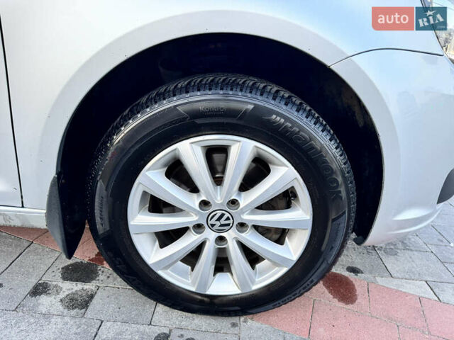 Серый Фольксваген Туран, объемом двигателя 2 л и пробегом 285 тыс. км за 11900 $, фото 8 на Automoto.ua