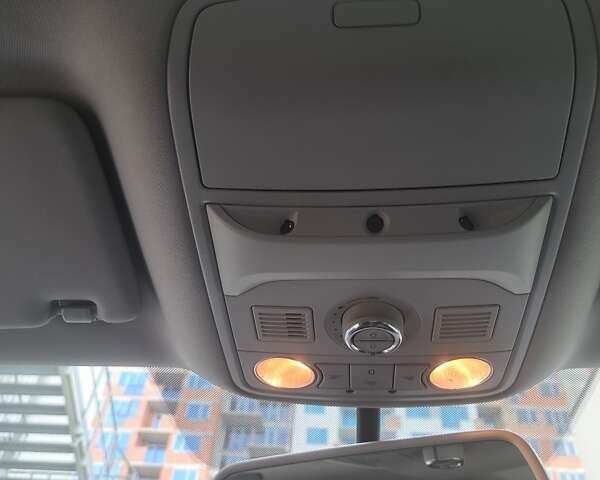 Серый Фольксваген Туран, объемом двигателя 1.6 л и пробегом 238 тыс. км за 14450 $, фото 35 на Automoto.ua