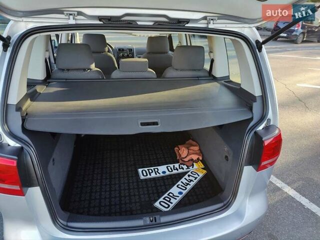 Серый Фольксваген Туран, объемом двигателя 1.6 л и пробегом 193 тыс. км за 11499 $, фото 26 на Automoto.ua