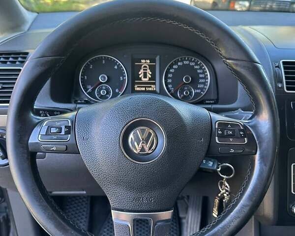 Серый Фольксваген Туран, объемом двигателя 1.6 л и пробегом 189 тыс. км за 11000 $, фото 17 на Automoto.ua