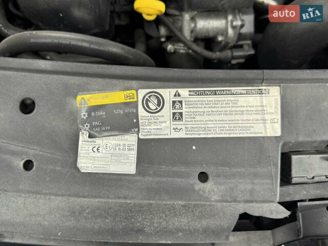 Серый Фольксваген Туран, объемом двигателя 0 л и пробегом 256 тыс. км за 11190 $, фото 71 на Automoto.ua