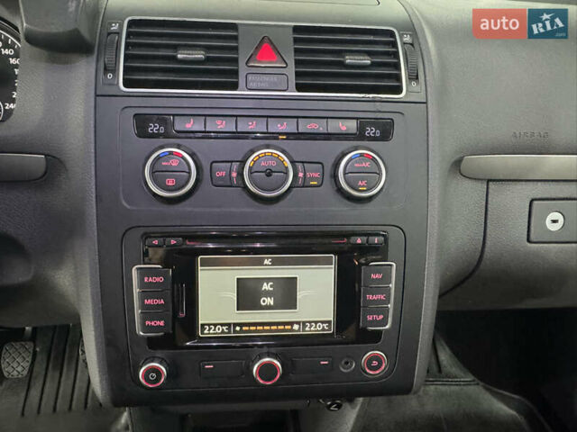 Серый Фольксваген Туран, объемом двигателя 0 л и пробегом 256 тыс. км за 11190 $, фото 29 на Automoto.ua