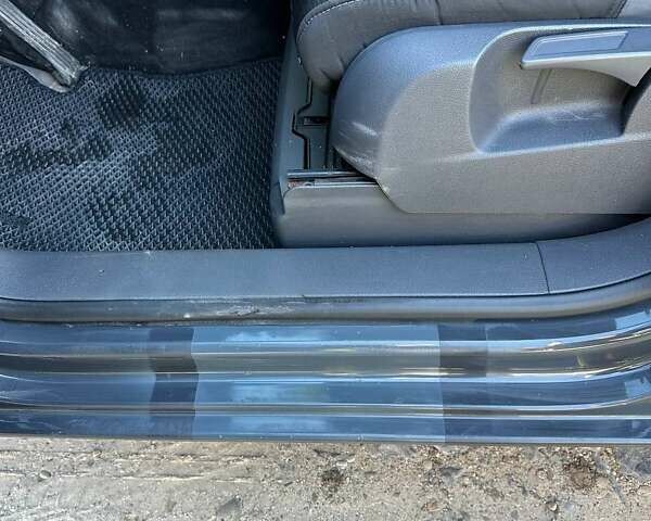 Серый Фольксваген Туран, объемом двигателя 1.6 л и пробегом 189 тыс. км за 11000 $, фото 18 на Automoto.ua