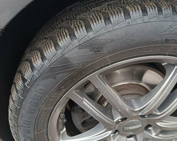 Серый Фольксваген Туран, объемом двигателя 2 л и пробегом 276 тыс. км за 14200 $, фото 1 на Automoto.ua