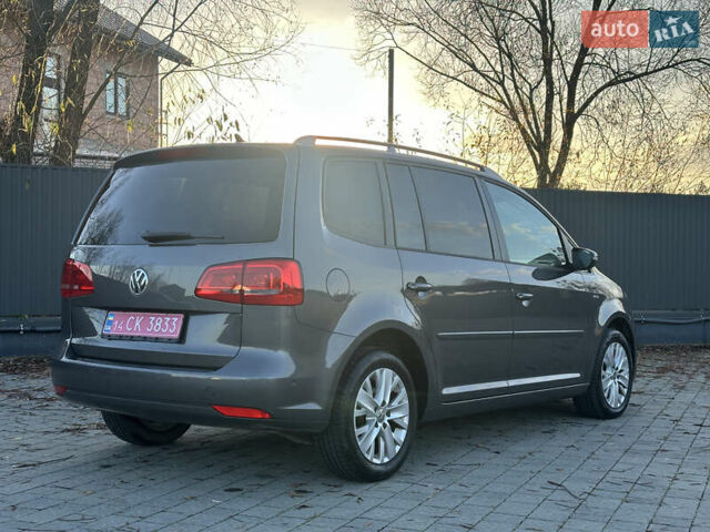 Серый Фольксваген Туран, объемом двигателя 2 л и пробегом 253 тыс. км за 12700 $, фото 4 на Automoto.ua