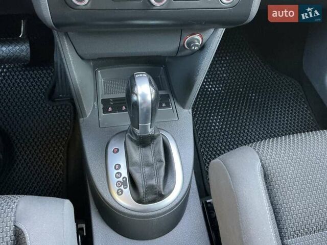 Сірий Фольксваген Туран, об'ємом двигуна 1.6 л та пробігом 252 тис. км за 10900 $, фото 20 на Automoto.ua