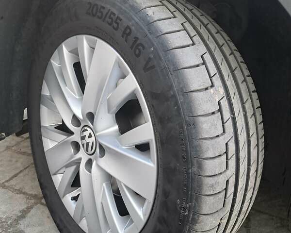 Серый Фольксваген Туран, объемом двигателя 1.6 л и пробегом 238 тыс. км за 14450 $, фото 33 на Automoto.ua